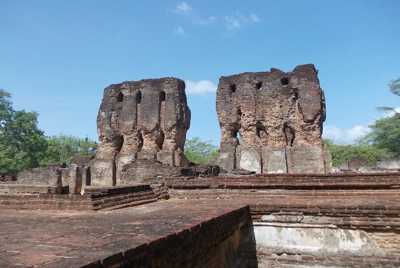 polonnaruwa (2) (1)